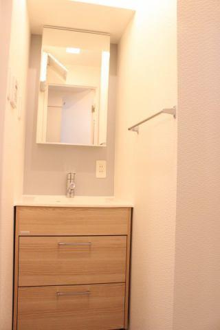 California APT 　洗面台・洗面所　