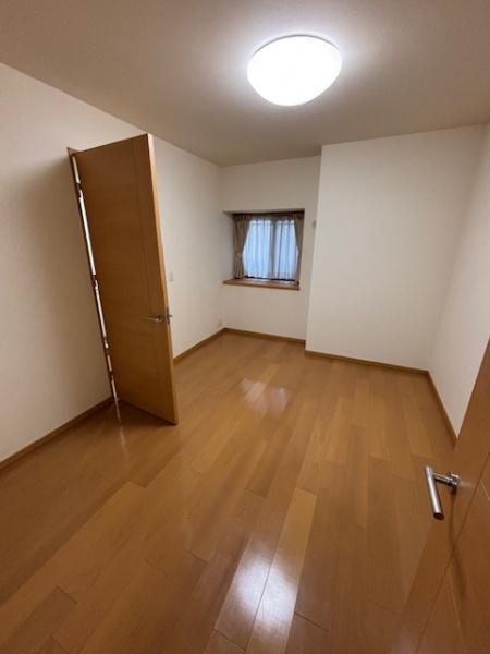 　寝室　スタイリッシュな寝室です