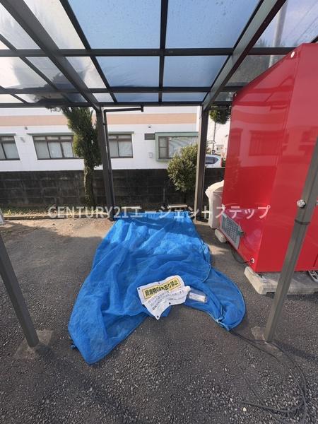 黒川第一マンション　エントランス　ゴミ置き場