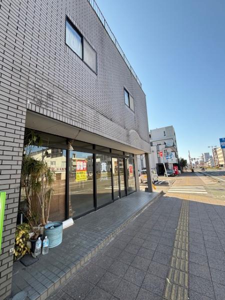 大工町店舗　玄関　