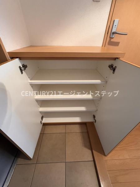 　収納　シューズボックス