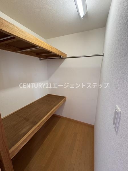 　収納　ウォークインクローゼット
