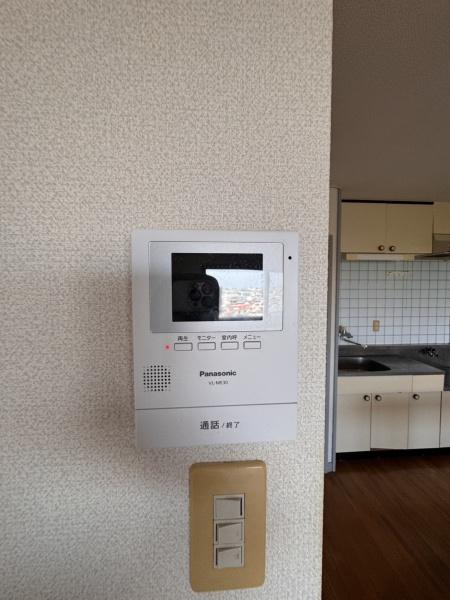 ロワイヤルヒルズ壱番館　セキュリティ　TVインターホン