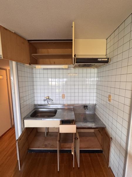 ロワイヤルヒルズ壱番館　キッチン　