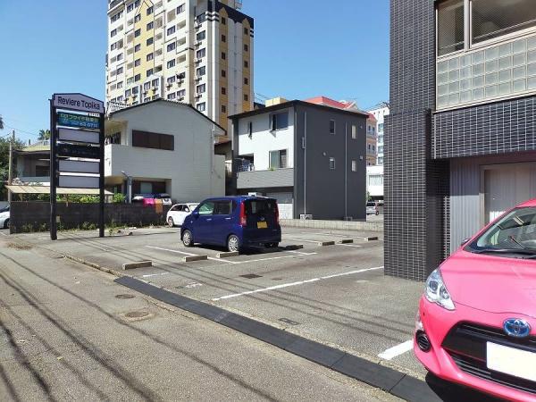 リヴィエールトピカ　駐車場　