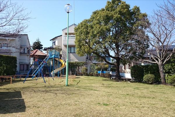 リージェントマンション　月見ケ丘4号緑地広場（公園）／833m　