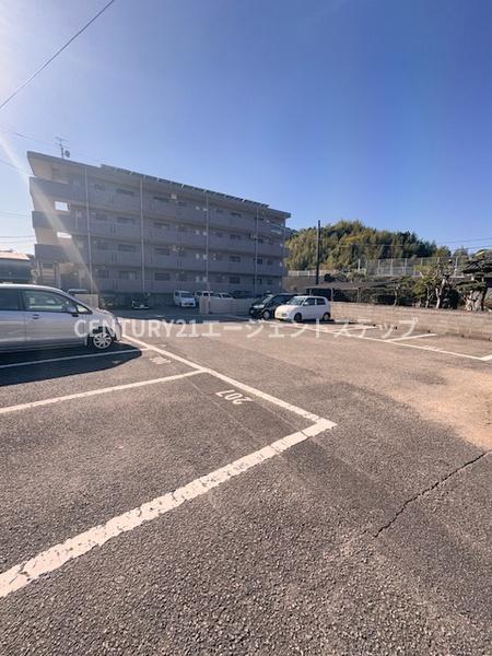 コーポヤスモト　駐車場　