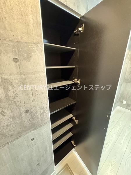 　玄関　シューズボックス