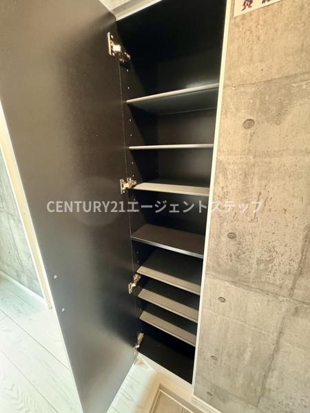 　玄関　シューズボックス
