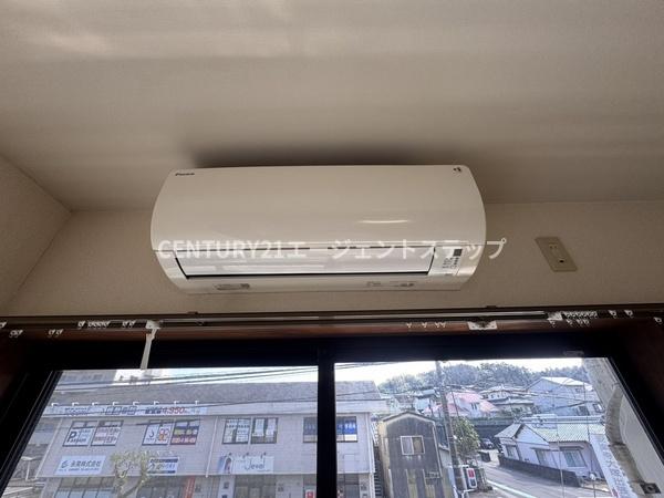アメニティ大塚1　リビング　エアコン