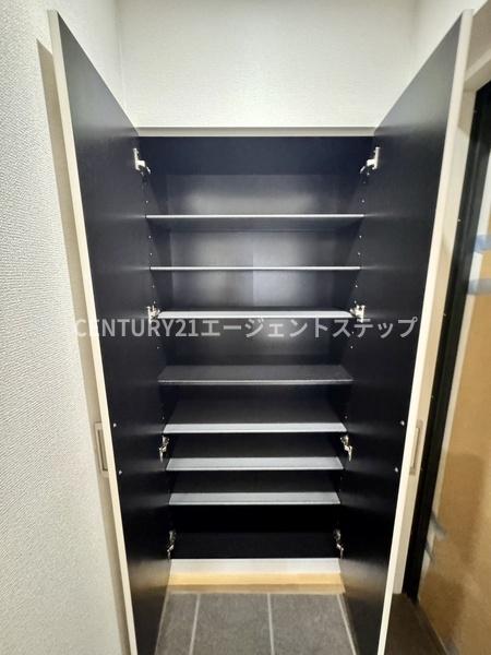 　玄関　シューズボックス