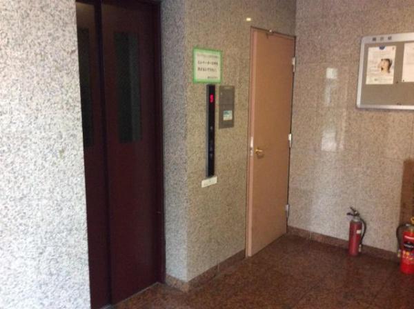 　エントランス　エレベーター