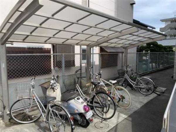 　駐車場　駐輪場