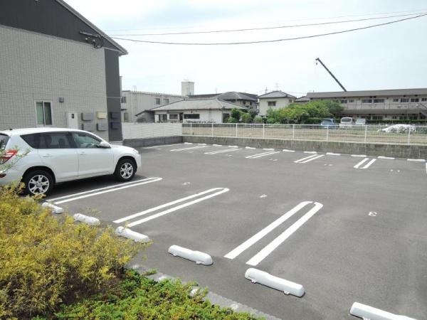 ノースアベニュー　駐車場　