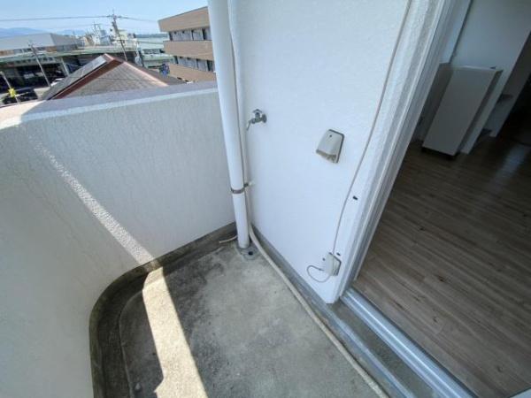 　バルコニー　室外洗濯機置き場
