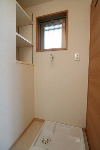 イル・ソーレ１　洗面台・洗面所　室内洗濯機置場