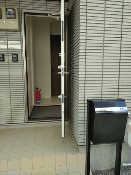 　玄関　