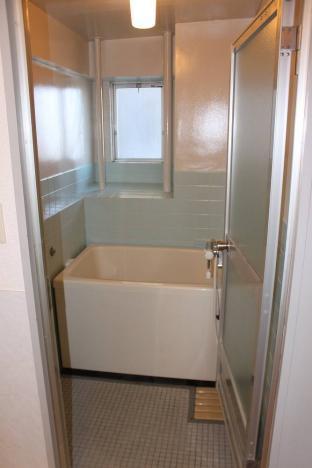 第6シャトーモリオカ　バス　