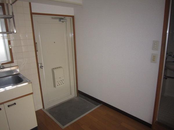 第１０シャトーモリオカ　玄関　