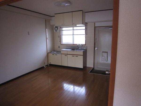 第１０シャトーモリオカ　リビング　