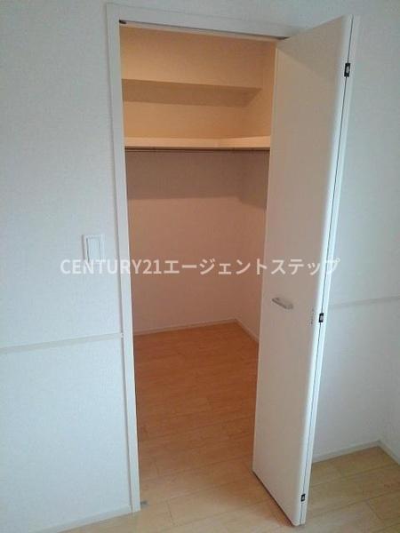 　収納　ウォークインクローゼット