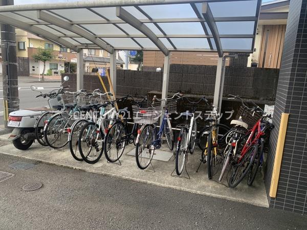 グランクレシェンテ　駐車場　