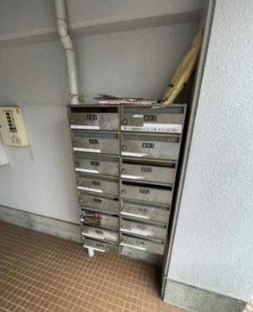 ファミリーマンション青葉2　エントランス　集合ポスト