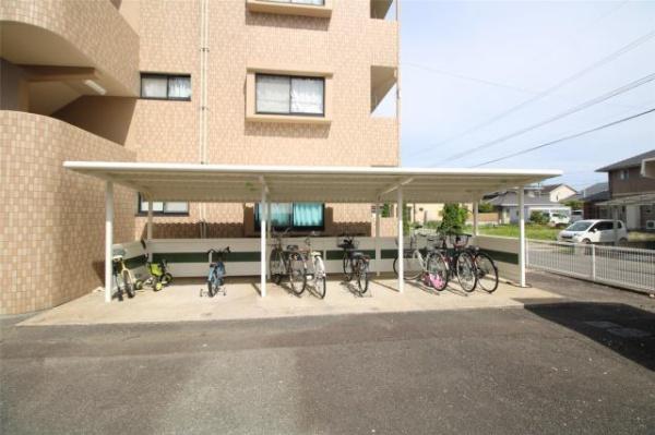 コンフォート桜　エントランス　駐輪場