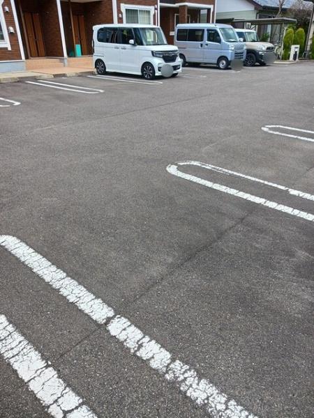 ハイ　駐車場　
