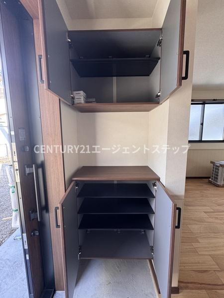 神宮カーサ　玄関　シューズボックス