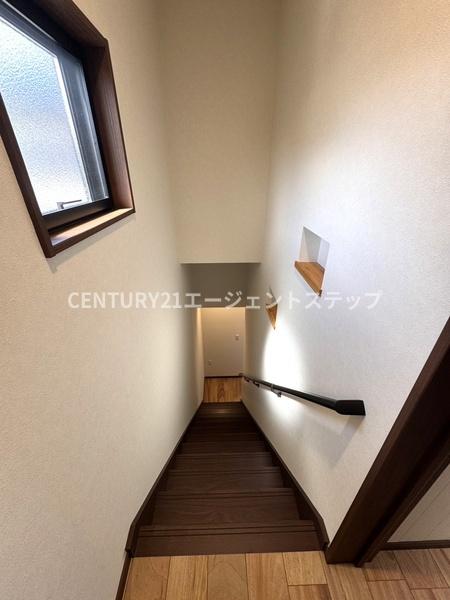 　エントランス　階段