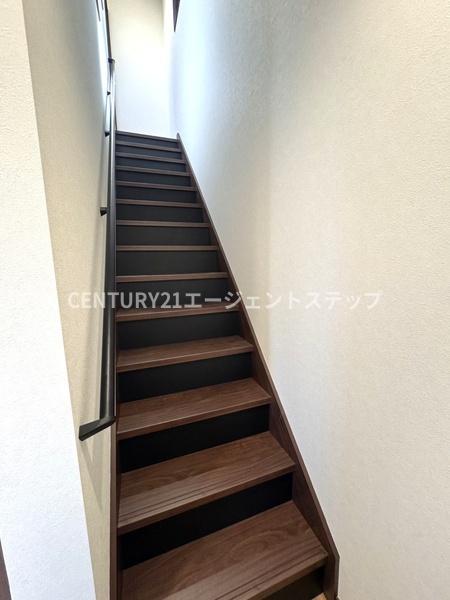 　エントランス　階段