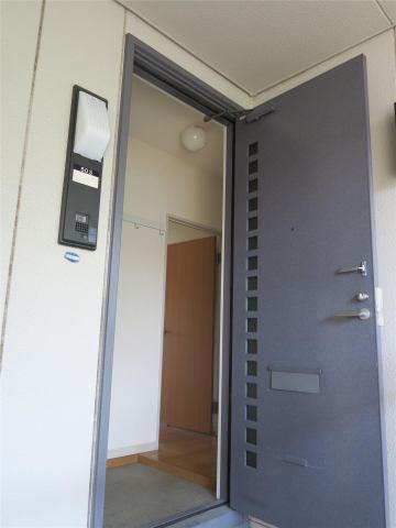 グリーンヒルズ生目台　玄関　