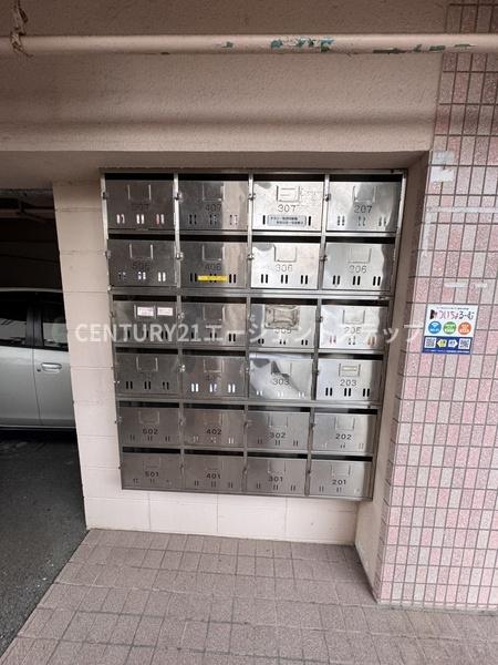 オーブ2　エントランス　集合ポスト