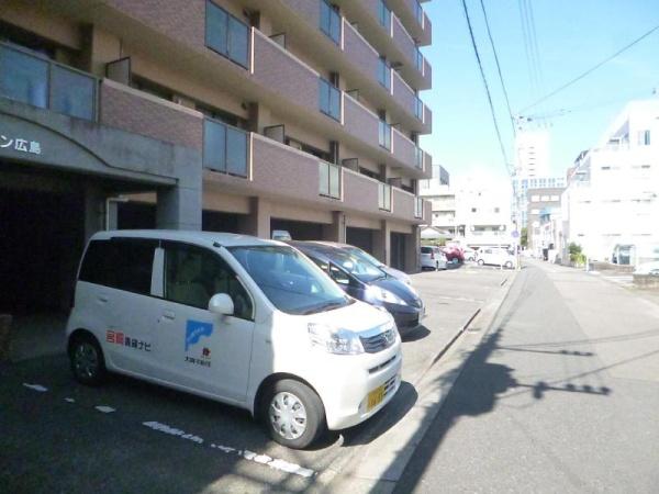 オーシャン広島　駐車場　