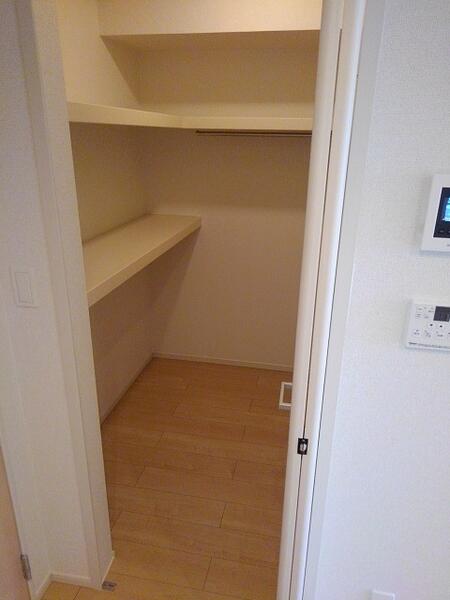 メロウ　ヴィラ　収納　