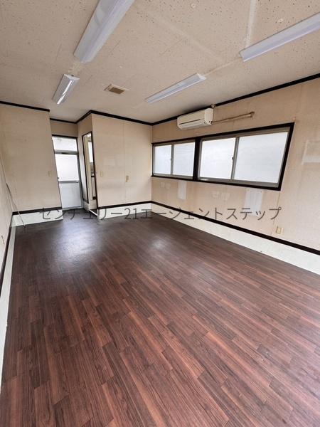 赤江中前店舗事務所　洋室　