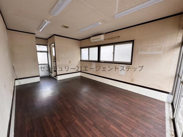 赤江中前店舗事務所　リビング　