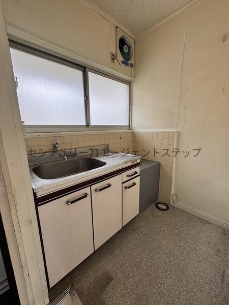 赤江中前店舗事務所　キッチン　