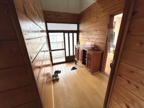 　玄関　