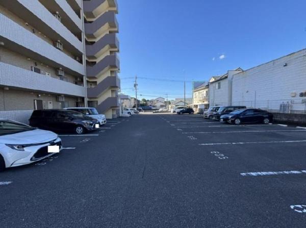 セルシス　駐車場　