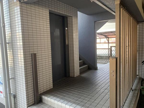 　エントランス　