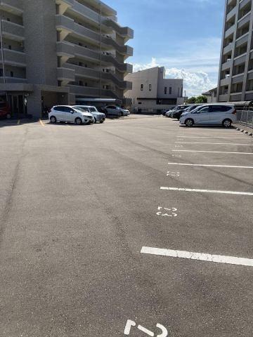 シャルム和知川原　駐車場　