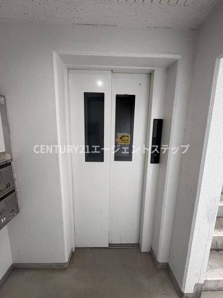 　エントランス　エレベーター