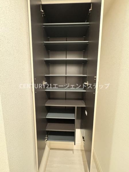 　収納　シューズボックス