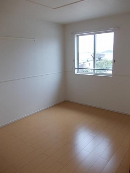 ティータウン　レガーロ　洋室　