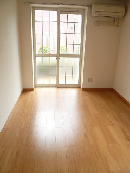 エステートヒルズ 洋室  エステートヒルズ 洋室