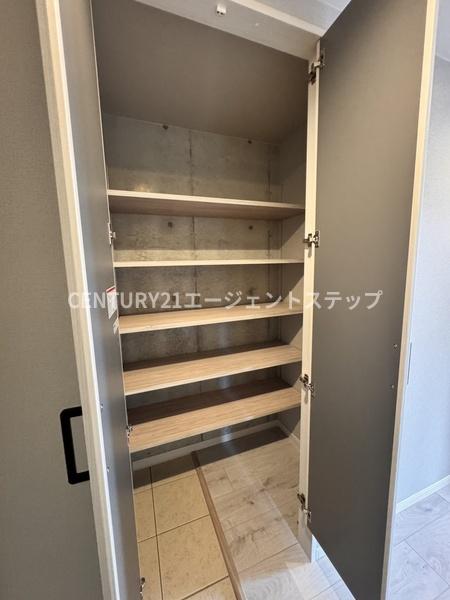 　玄関　シューズボックス