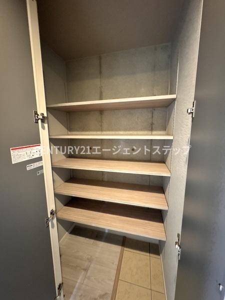 　玄関　シューズボックス