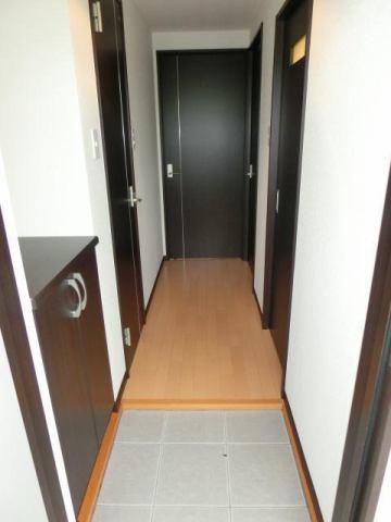 ヴィスコンティ　玄関　